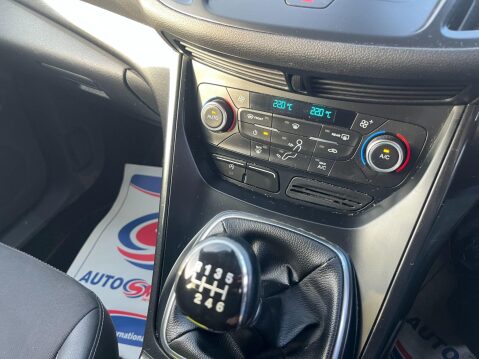 Ford Kuga 1.5 TDCi Titanium Euro 6 (s/s) 5dr 39