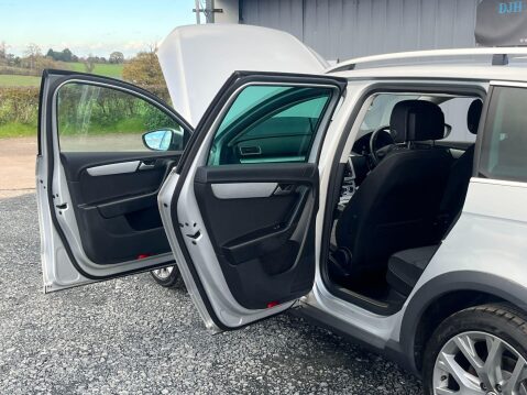 Volkswagen Passat 2.0 TDI BlueMotion Tech Alltrack 4Motion Euro 5 (s/s) 5dr 17