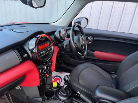 Mini Hatch 1.5 Cooper Euro 6 (s/s) 3dr 29