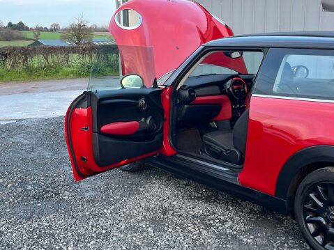 Mini Hatch 1.5 Cooper Euro 6 (s/s) 3dr 17