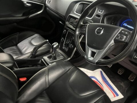 Volvo V40 2.0 D3 R-Design Pro Euro 6 (s/s) 5dr 27