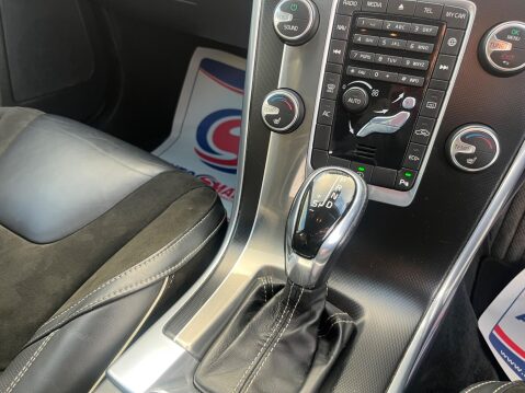 Volvo XC60 2.0 D4 R-Design Nav Auto Euro 6 (s/s) 5dr 34