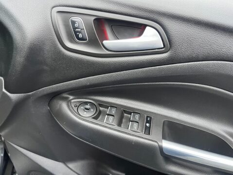 Ford Kuga 1.5 TDCi Titanium Euro 6 (s/s) 5dr 40