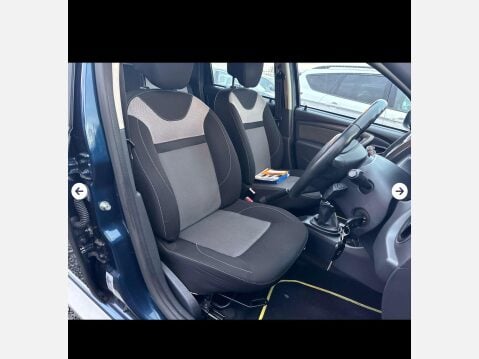 Dacia Duster 1.5 dCi Laureate Euro 6 (s/s) 5dr 8