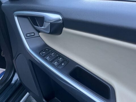 Volvo XC60 2.4 D5 R-Design Nav Geartronic AWD Euro 5 5dr 29