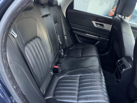 Jaguar XF 2.0d Portfolio Auto Euro 6 (s/s) 4dr 33