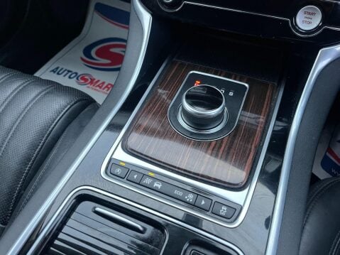 Jaguar XF 2.0d Portfolio Auto Euro 6 (s/s) 4dr 27