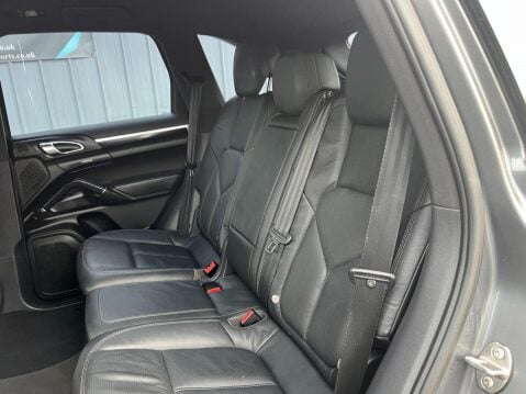 Porsche Cayenne 3.0 TD V6 Tiptronic 4WD Euro 5 (s/s) 5dr 35