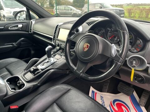 Porsche Cayenne 3.0 TD V6 Tiptronic 4WD Euro 5 (s/s) 5dr 28