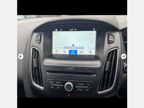 Ford Focus 1.0T EcoBoost ST-Line Euro 6 (s/s) 5dr 3
