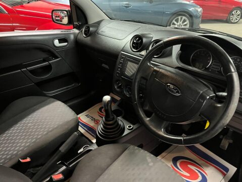 Ford Fiesta 1.25 Zetec 3dr 32