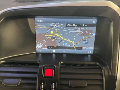 Volvo XC60 2.0 D3 DRIVe R-Design Euro 5 (s/s) 5dr 4