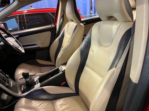 Volvo XC60 2.0 D3 DRIVe R-Design Euro 5 (s/s) 5dr 19