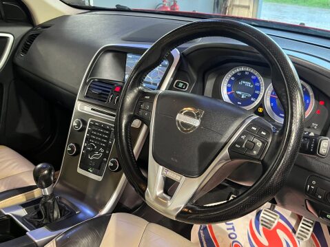 Volvo XC60 2.0 D3 DRIVe R-Design Euro 5 (s/s) 5dr 38