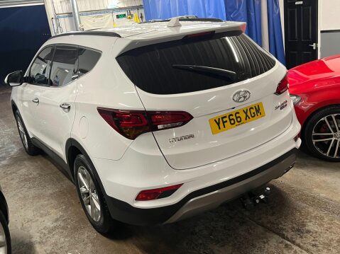 Hyundai SANTA FE 2.2 CRDi Blue Drive Premium 4WD Euro 6 (s/s) 5dr 9