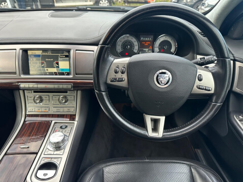 Jaguar XF V6 S PORTFOLIO 9