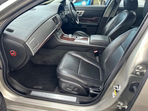 Jaguar XF V6 S PORTFOLIO 12