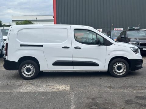 Vauxhall Combo 1.5 Turbo D 2300 Dynamic L2 H1 Euro 6 4dr 7