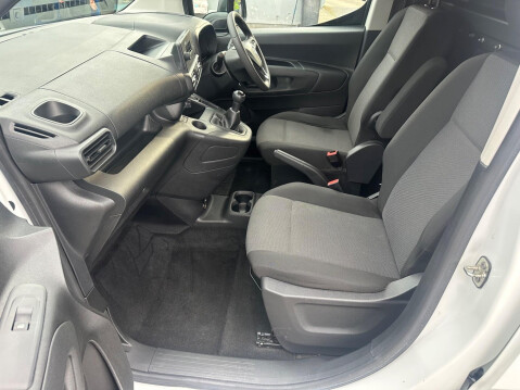 Vauxhall Combo 1.5 Turbo D 2300 Dynamic L2 H1 Euro 6 4dr 11