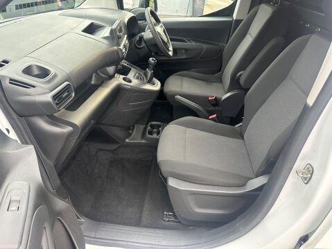 Vauxhall Combo 1.5 Turbo D 2300 Dynamic L2 H1 Euro 6 4dr 11