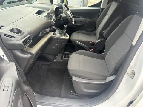 Vauxhall Combo 1.5 Turbo D 2300 Dynamic L2 H1 Euro 6 4dr 11