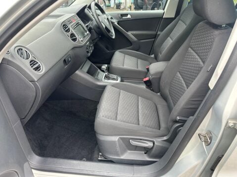 Volkswagen Tiguan 2.0 TDI SE Auto 4WD Euro 5 5dr 12