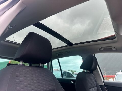 Volkswagen Tiguan 2.0 TDI SE Auto 4WD Euro 5 5dr 16