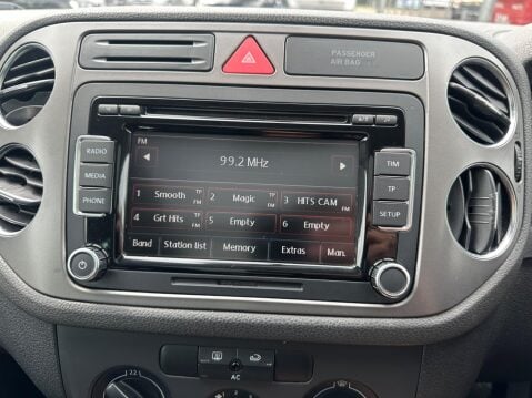 Volkswagen Tiguan 2.0 TDI SE Auto 4WD Euro 5 5dr 18