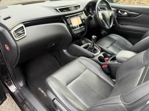 Nissan Qashqai 1.6 dCi Tekna 4WD Euro 6 (s/s) 5dr 9