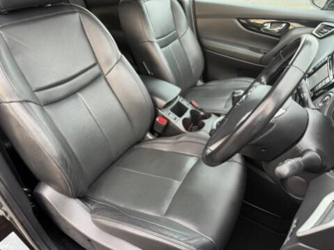 Nissan Qashqai 1.6 dCi Tekna 4WD Euro 6 (s/s) 5dr 12