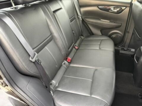 Nissan Qashqai 1.6 dCi Tekna 4WD Euro 6 (s/s) 5dr 16