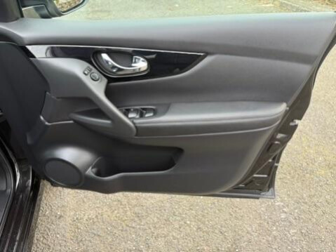Nissan Qashqai 1.6 dCi Tekna 4WD Euro 6 (s/s) 5dr 22