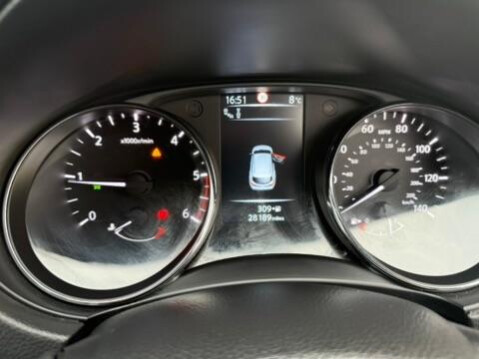 Nissan Qashqai 1.6 dCi Tekna 4WD Euro 6 (s/s) 5dr 30