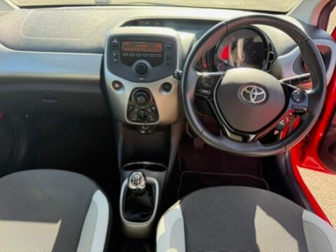 Toyota Aygo 1.0 VVT-i x-play Euro 6 5dr 10