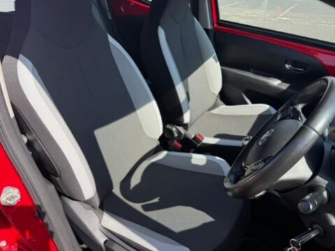 Toyota Aygo 1.0 VVT-i x-play Euro 6 5dr 11