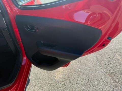 Toyota Aygo 1.0 VVT-i x-play Euro 6 5dr 19