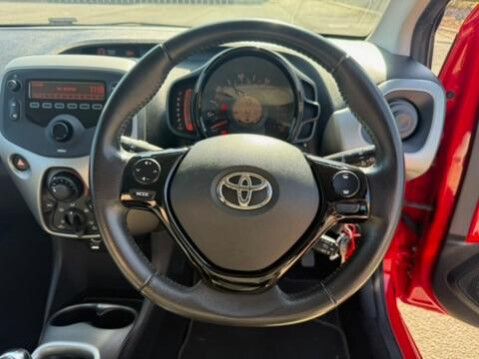 Toyota Aygo 1.0 VVT-i x-play Euro 6 5dr 29