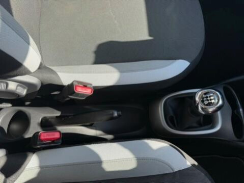 Toyota Aygo 1.0 VVT-i x-play Euro 6 5dr 31