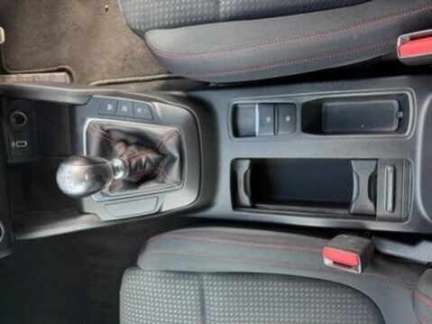 Ford Focus 1.0T EcoBoost ST-Line Euro 6 (s/s) 5dr 10