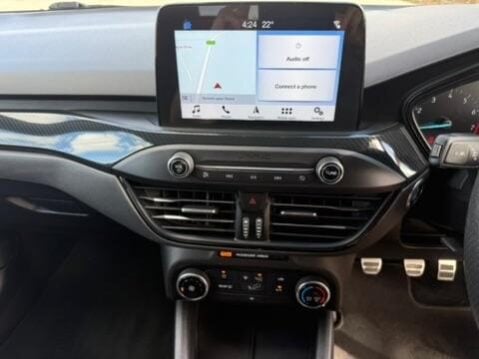 Ford Focus 1.0T EcoBoost ST-Line Euro 6 (s/s) 5dr 27