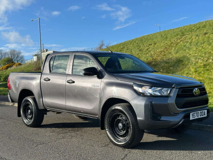 Toyota Hilux 2.4 HI-Luxury Active D-4D 4WD Double Cab 4WD 5dr