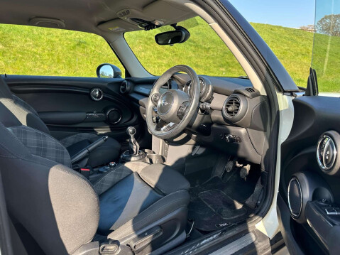 Mini Hatch 1.5 Cooper 3dr 15
