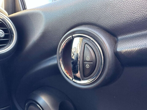 Mini Hatch 1.5 Cooper 3dr 17