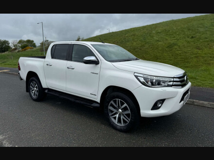 Toyota Hilux 2.4 HI-Luxury Invincible D-4D 4WD Double Cab Auto 4WD 5dr