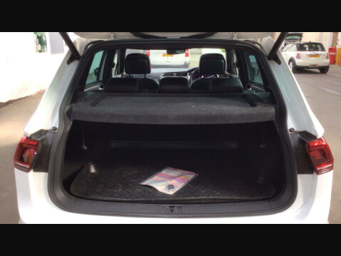 Volkswagen Tiguan 2.0 TDi 150 R LINE 5dr 7