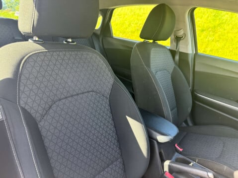 Kia Ceed 1.6 Ceed 2 CRDi ISG 5dr 8