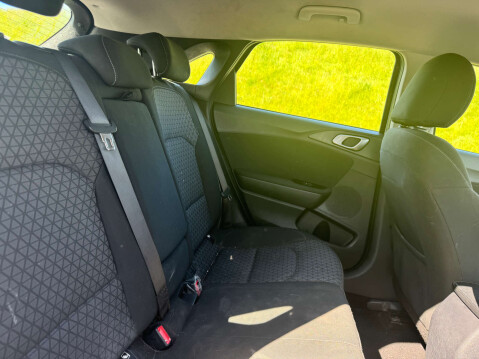 Kia Ceed 1.6 Ceed 2 CRDi ISG 5dr 9