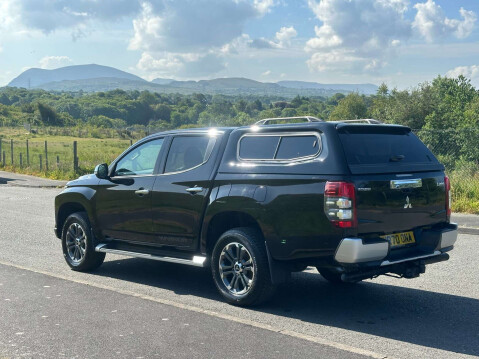 Mitsubishi L200 2.3 L200 Warrior DI-D 4WD 5