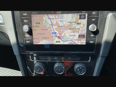 Volkswagen Golf 2.0 Golf R-Line TDI Semi-Auto 5dr 8