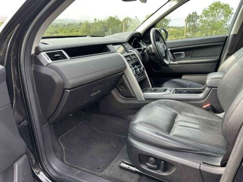 Land Rover Discovery Sport 2.0 Discovery Sport Black HSE TD4 Auto 4WD 5dr 10